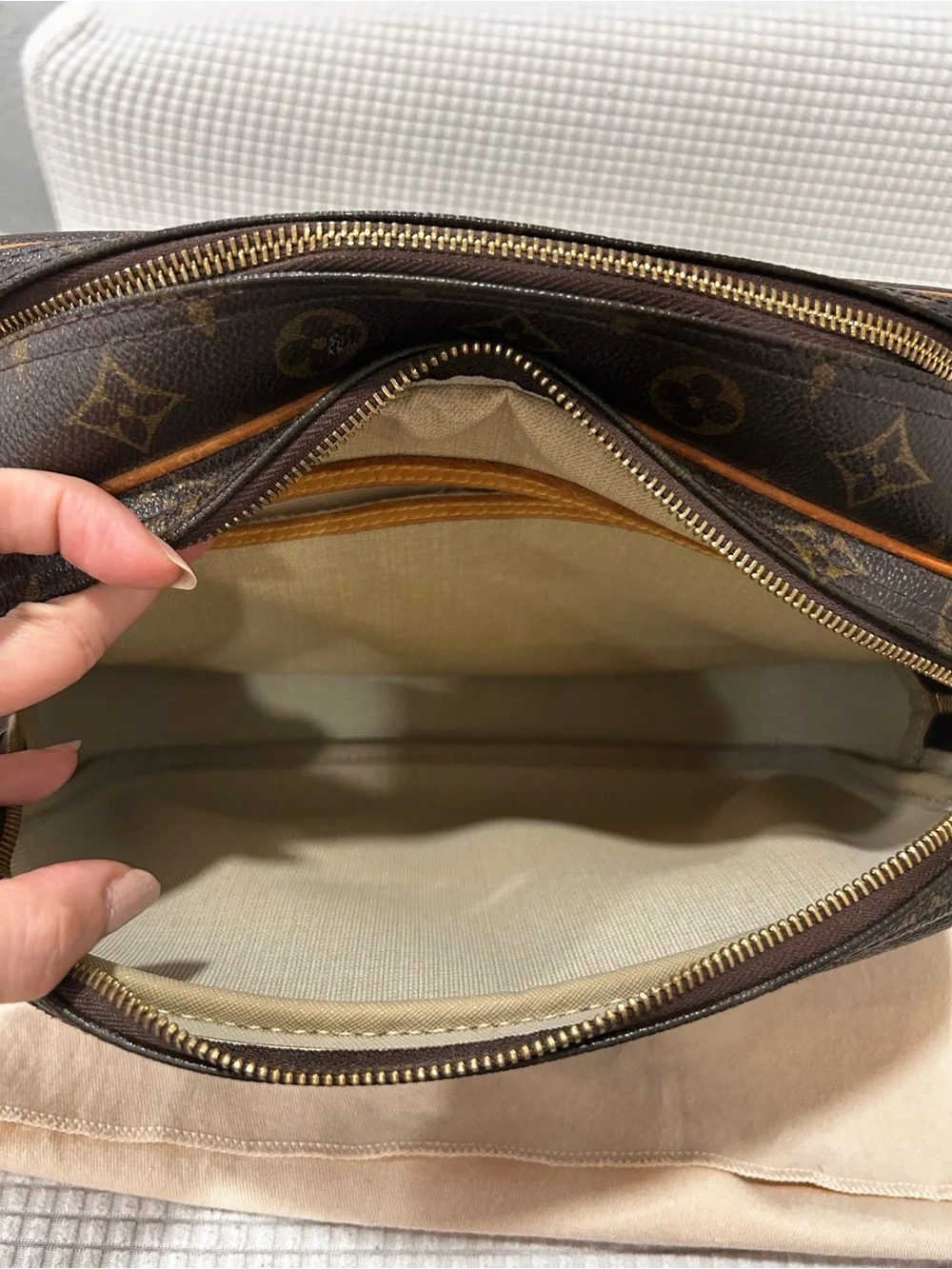 Authentic Louis Vuitton Monogram Canvas PM Reporter Bag